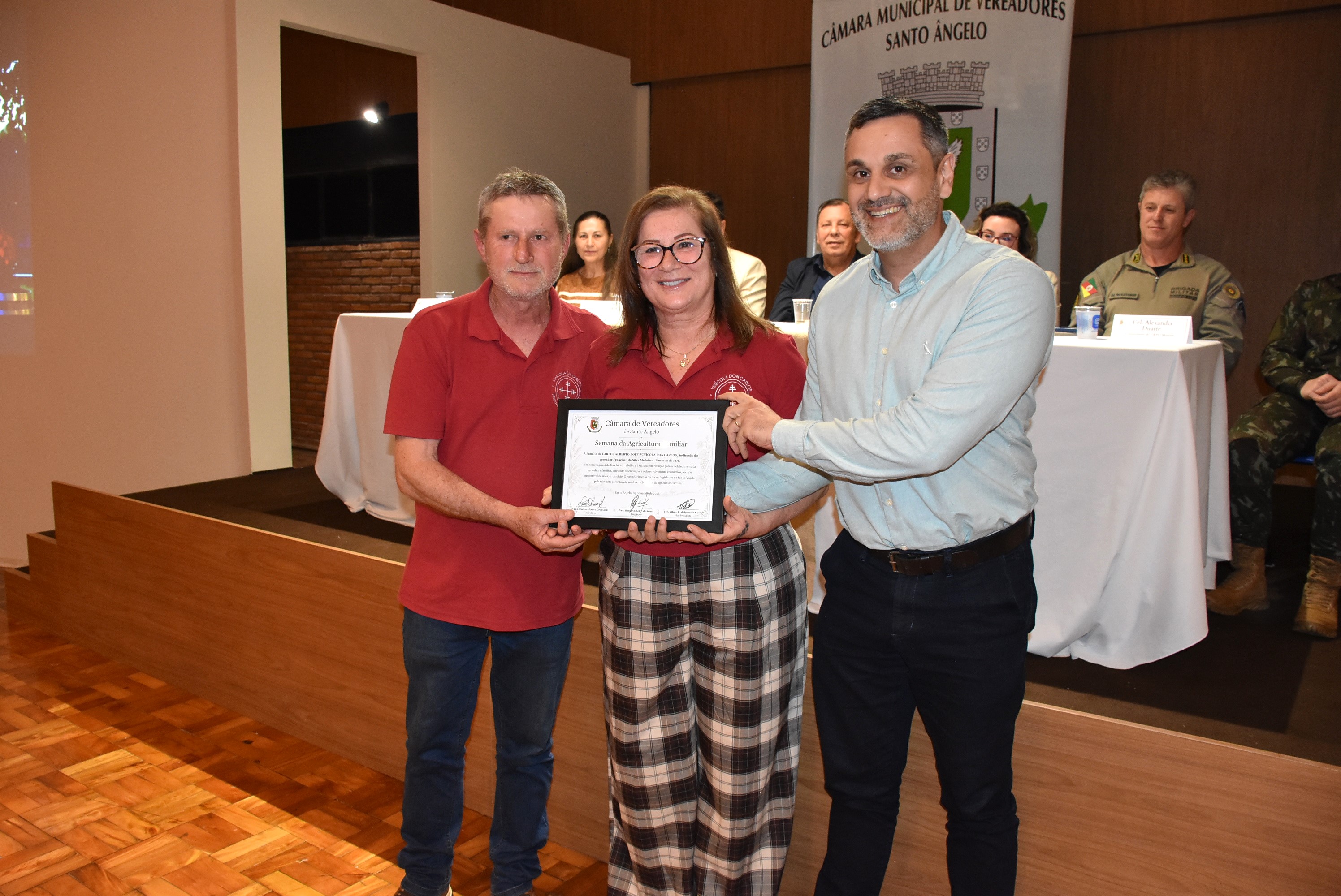 Sessão Solene da Câmara de Vereadores homenageia agricultores durante a Semana da Agricultura Familiar