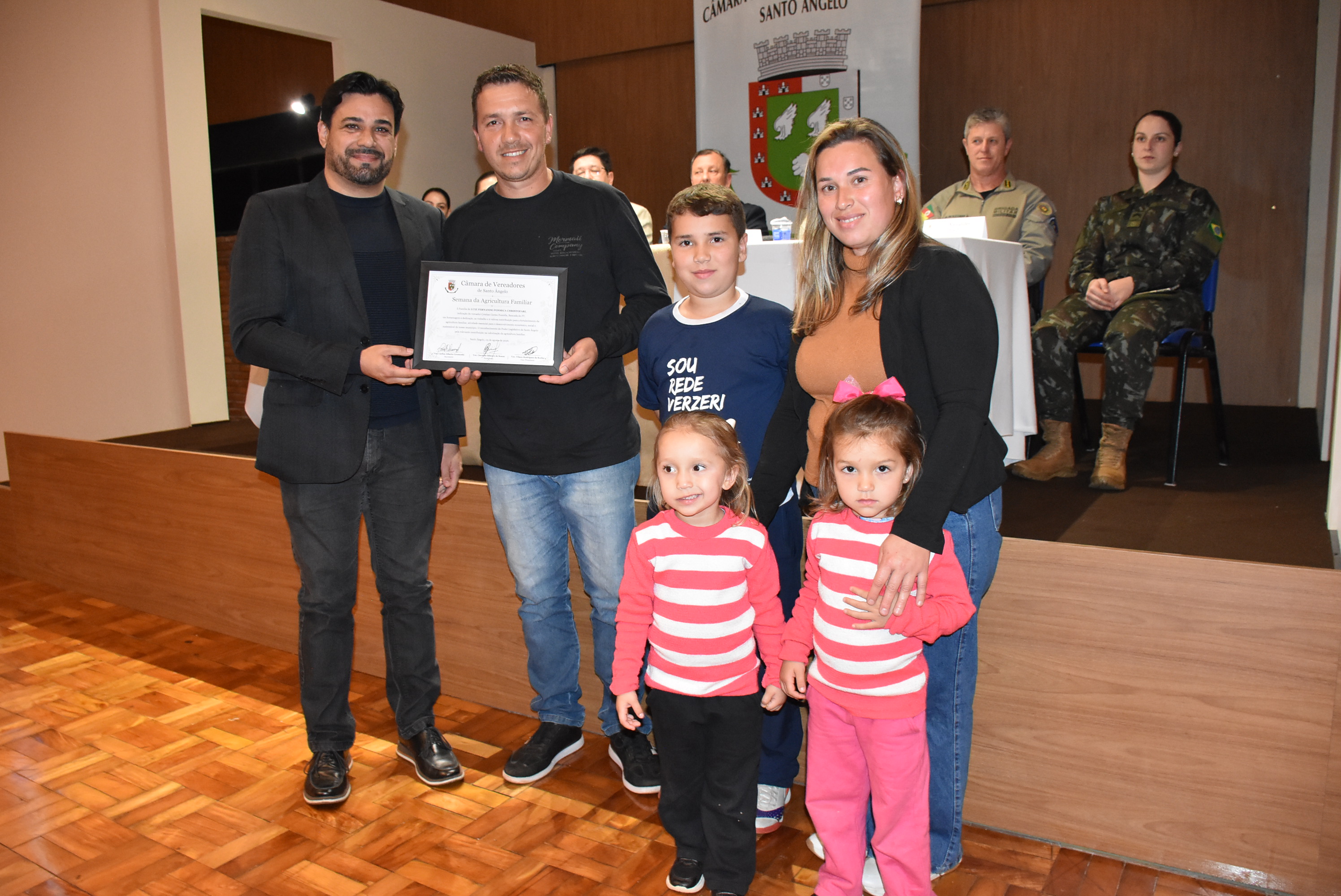 Sessão Solene da Câmara de Vereadores homenageia agricultores durante a Semana da Agricultura Familiar