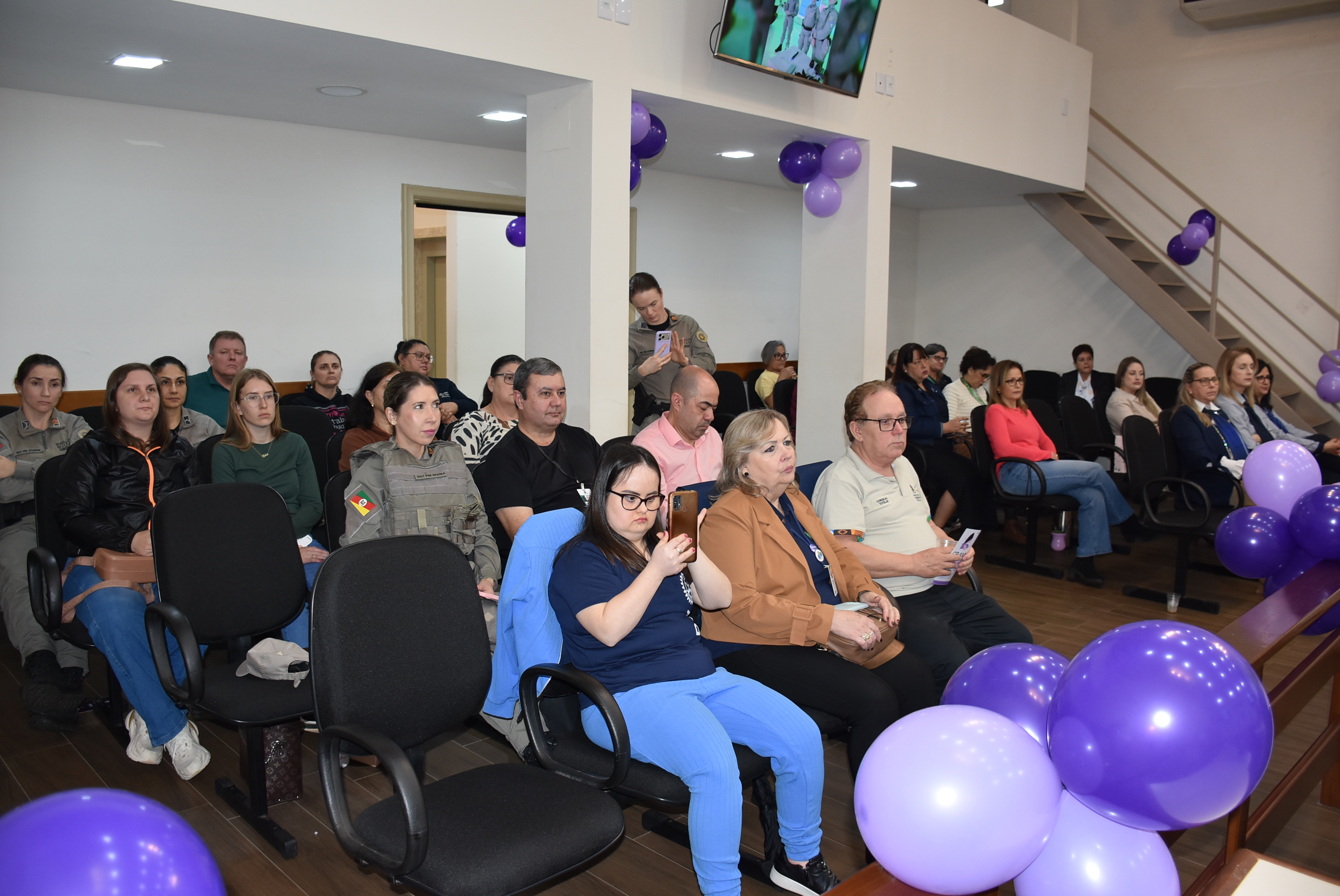 Agosto Lilás reúne instituições para fortalecer rede de proteção e apoio às mulheres em Santo Ângelo