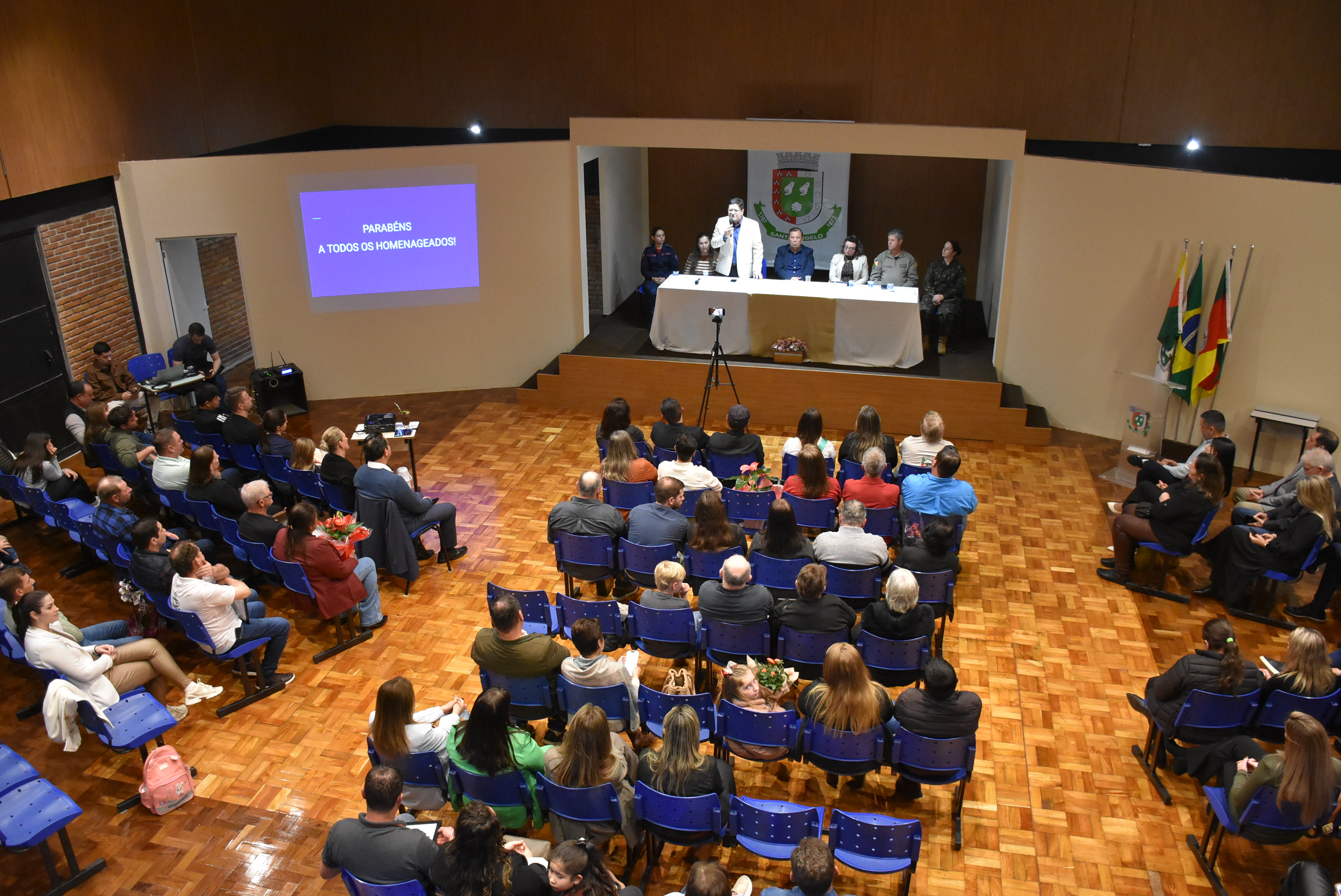 Sessão Solene da Câmara de Vereadores homenageia agricultores durante a Semana da Agricultura Familiar