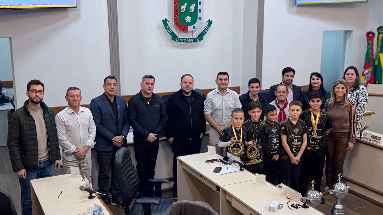Rocinha FC celebra título no Sub-10 e apresenta trabalho social na Câmara de Vereadores