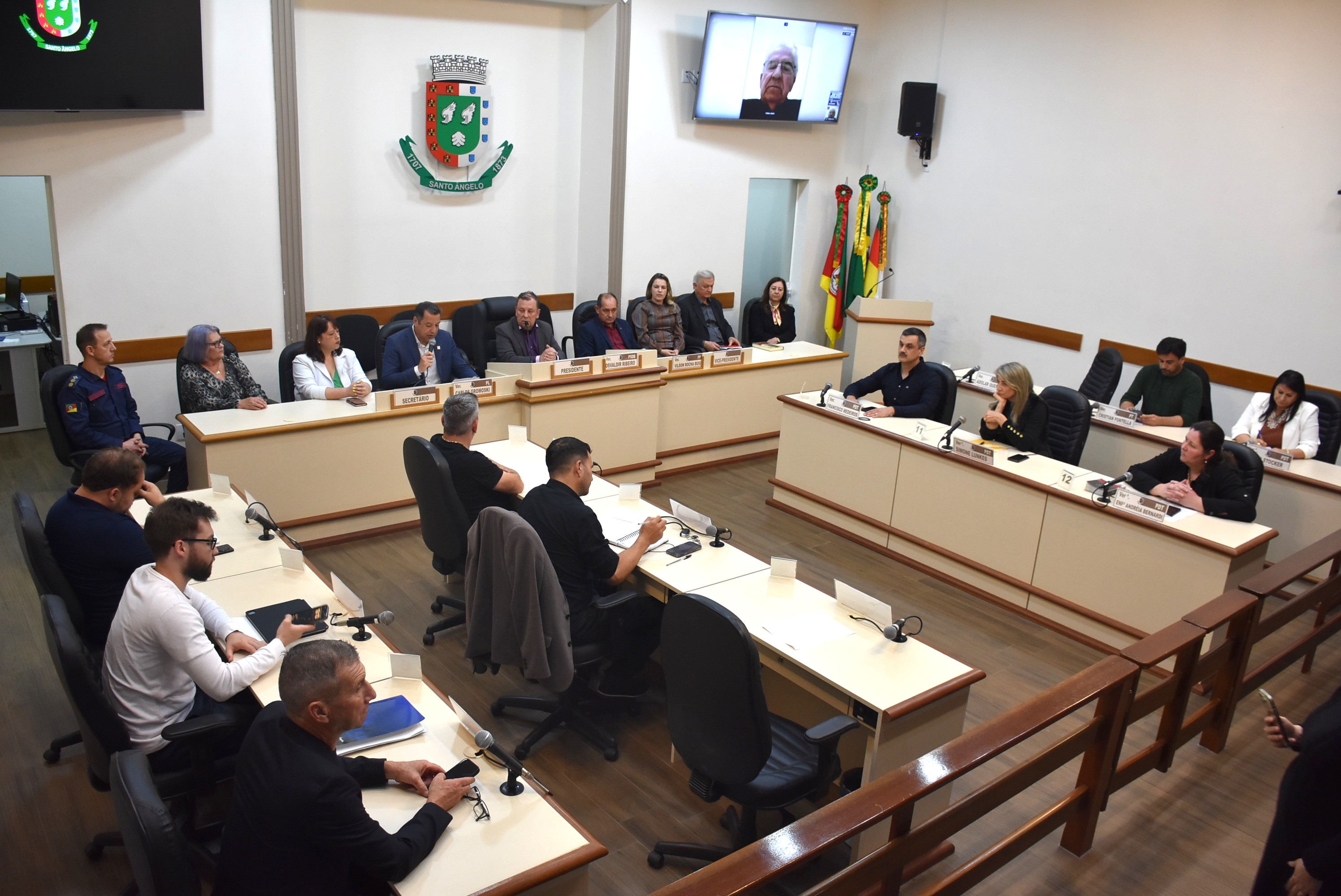 Câmara de Santo Ângelo realiza sessão solene em homenagem ao Dia do Professor