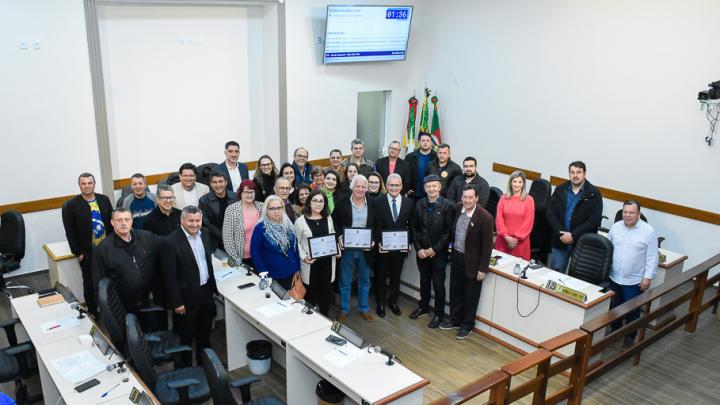 Sess&atilde;o Especial presta homenagem aos agraciados pelo projeto Selo Pela Vida