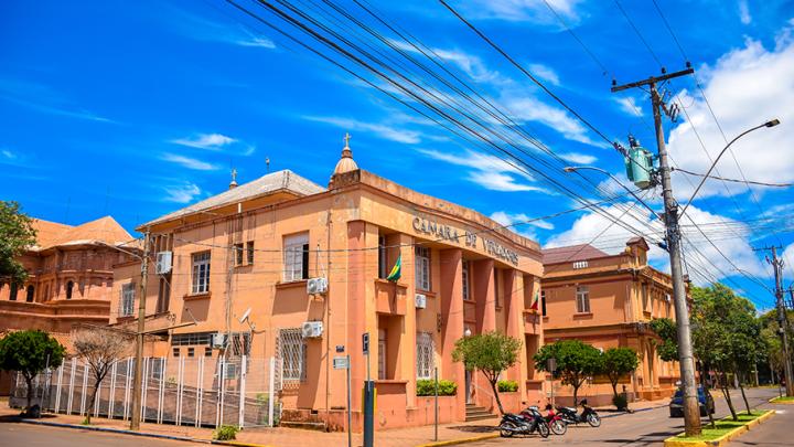 C&acirc;mara de Vereadores retoma hor&aacute;rio normal