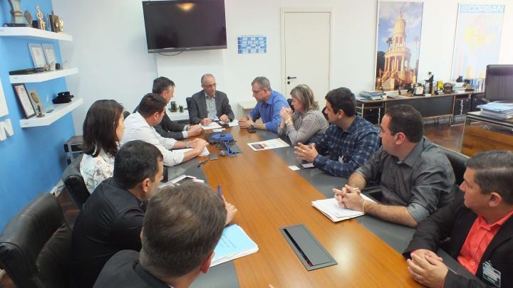 Comitiva santo-angelense apresenta reivindica&ccedil;&otilde;es &agrave; Corsan em Porto Alegre