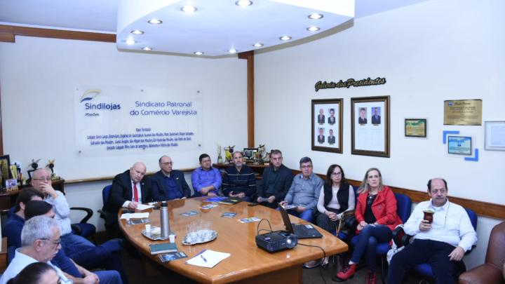 COM&Eacute;RCIO INFORMAL: Legislativo participa de debate junto ao Sindilojas Miss&otilde;es