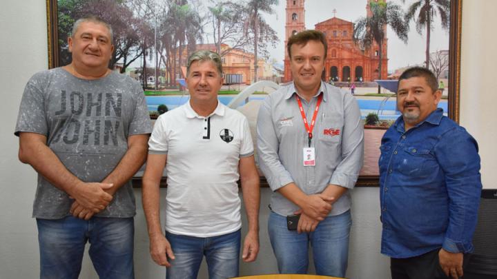 Consultor da RGE visita Legislativo Municipal