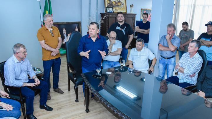Vando Ribeiro assume o Executivo e Maur&iacute;cio Loureiro Responde pelo Legislativo santo-angelense
