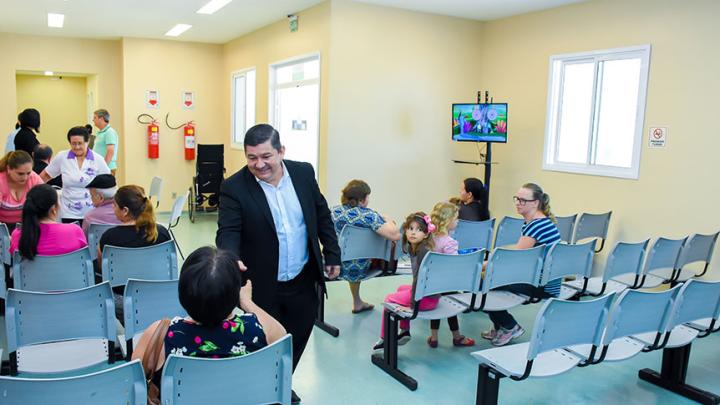 Chefe do Legislativo visita UPA e obras no Posto de Sa&uacute;de do Bairro Nova
